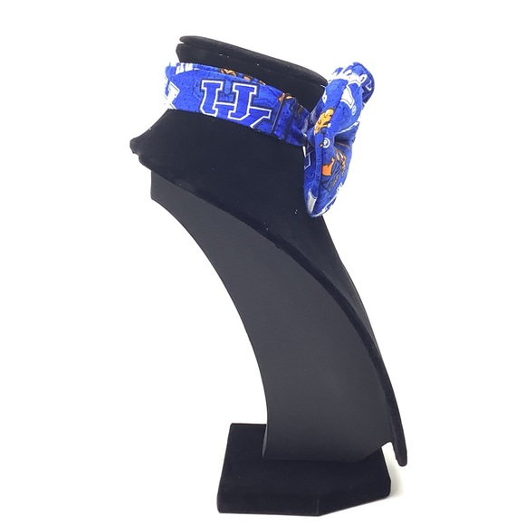 University of Kentucky Handcrafted Bow Tie - 01 - Picture 4 of 13